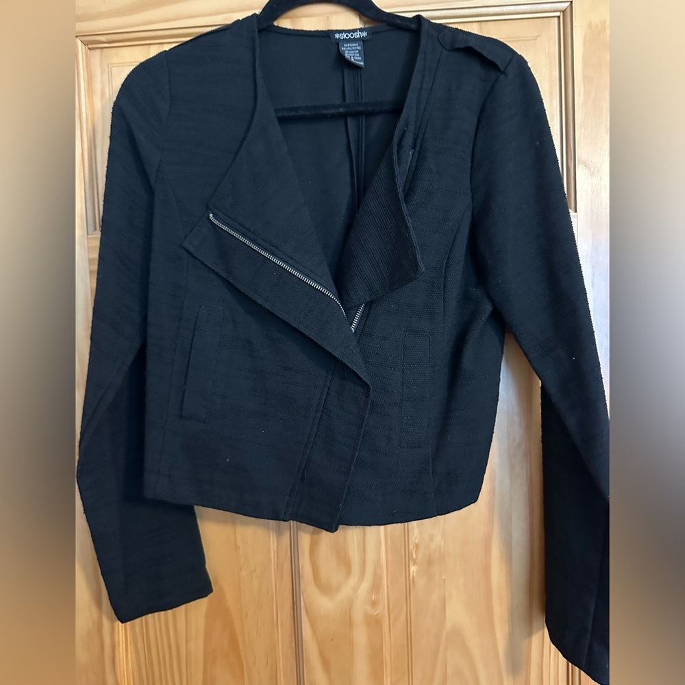 Asymmetrical collarless zipper blazer